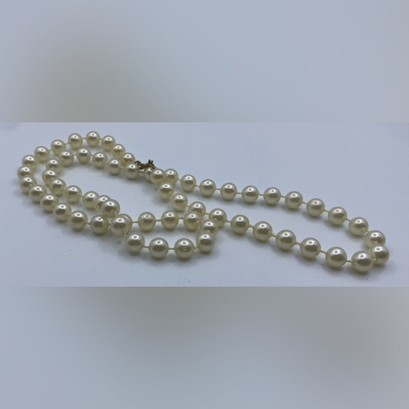 Vintage Strand of Pearls (A) - Picture 5 of 6